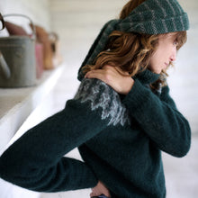Load image into Gallery viewer, The Alder Jumper (forest green)