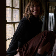 Load image into Gallery viewer, The Chunky Cable Sleeve jumper (classic black)