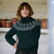 Load image into Gallery viewer, The Alder Jumper (forest green)