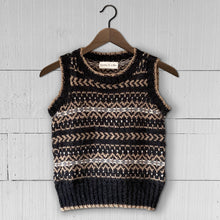 Load image into Gallery viewer, Fair Isle fitted round neck vest (charcoal/camel)