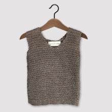 Load image into Gallery viewer, Loose knit vest (fawn)