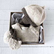 Load image into Gallery viewer, Newborn gift set - hat, mitts &amp; jumper (cream/brown)