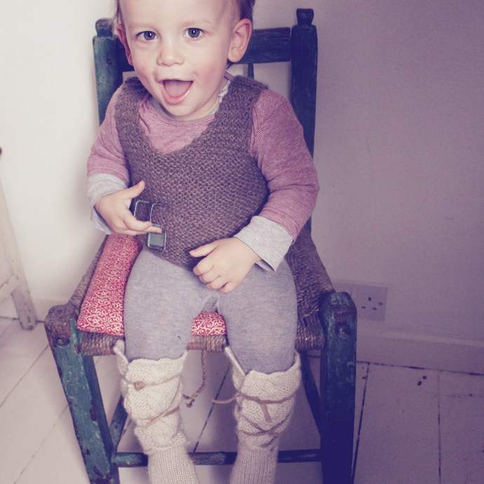 Loose knit vest (fawn)