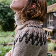 Load image into Gallery viewer, The Alder Jumper (sand) - RTW