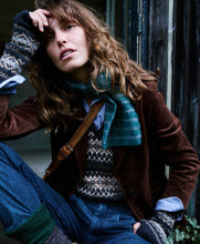 Load image into Gallery viewer, Fair Isle wrist warmers (charcoal/camel)