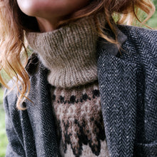 Load image into Gallery viewer, The Alder Jumper (sand) - RTW