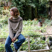 Load image into Gallery viewer, The Alder Jumper (sand) - RTW