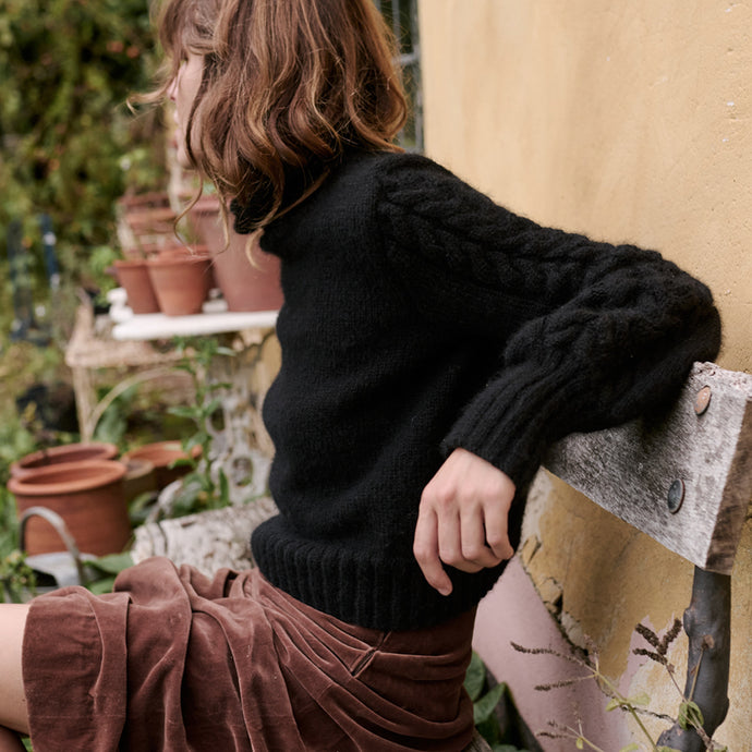 The Chunky Cable Sleeve jumper (classic black) - RTW