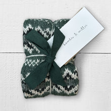 Load image into Gallery viewer, Fair Isle wrist warmers (green/cream)