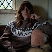 Load image into Gallery viewer, Nordic Fair Isle jumper mountain (brown/cream)