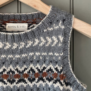 Fair Isle fitted round neck vest (grey/cream/rust)