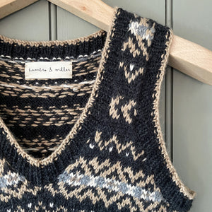 Fair Isle fitted vest (charcoal/camel)