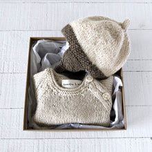 Load image into Gallery viewer, Newborn gift set - hat &amp; jumper (cream/brown)