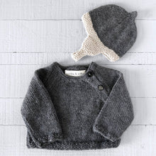 Load image into Gallery viewer, Newborn gift set (grey/cream) hat &amp; jumper