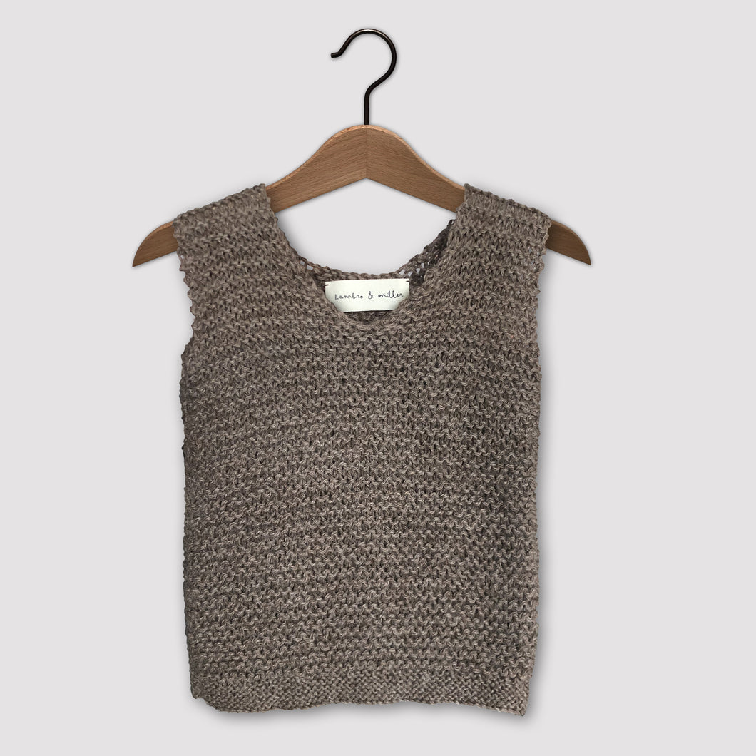 Loose knit vest (fawn)