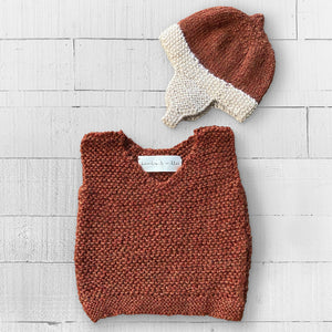 Newborn gift set (rust/cream) hat & vest